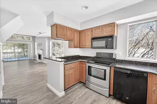 10848 Antigua Terrace, Rockville, MD 20852 - Photo 13