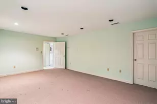 9939 Bentcross Dr, Potomac, MD 20854 - Photo 51