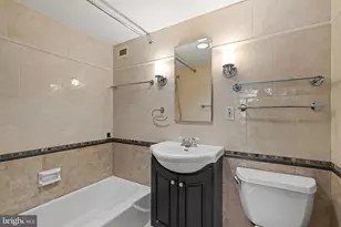 10401 Grosvenor Pl, Rockville, MD 20852 - Photo 13