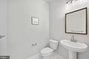 14247 Travilah Rd, Rockville, MD 20850 - Photo 9