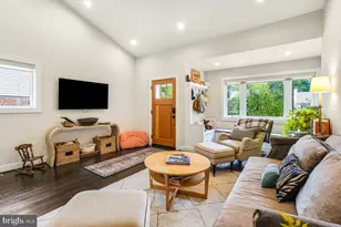 8706 Sundale Dr, Silver Spring, MD 20910 - Photo 5