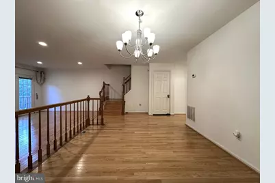 6042 Loganwood Drive, Rockville, MD 20852 - Photo 7