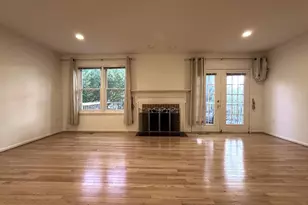 6042 Loganwood Dr, Rockville, MD 20852 - Photo 3