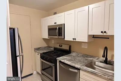 10201 Grosvenor Place #818, Rockville, MD 20852 - Photo 17