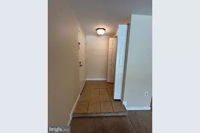402 Girard Street #T2, Gaithersburg, MD 20877 - Photo 3
