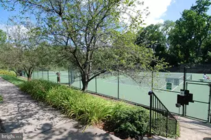 5708 Chapman Mill Dr, Rockville, MD 20852 - Photo 27