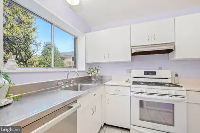 10612 Montrose Avenue #102, Bethesda, MD 20814 - Photo 5