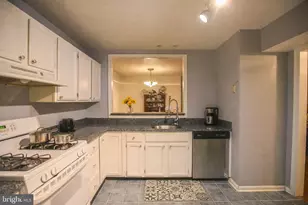 946 Windbrooke Dr, Gaithersburg, MD 20879 - Photo 3