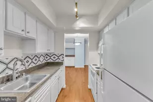 18334 Streamside Dr, Gaithersburg, MD 20879 - Photo 19