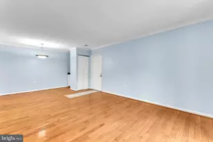 18334 Streamside Dr, Gaithersburg, MD 20879 - Photo 5