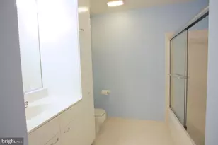 913 Hillside Lake Terrace, Gaithersburg, MD 20878 - Photo 15