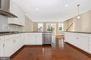 10211 Travilah Grove Cir, Rockville, MD 20850 - Photo 7