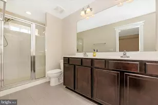 10211 Travilah Grove Cir, Rockville, MD 20850 - Photo 27