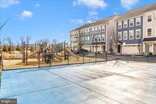 10211 Travilah Grove Cir, Rockville, MD 20850 - Photo 47