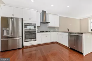 10211 Travilah Grove Cir, Rockville, MD 20850 - Photo 5