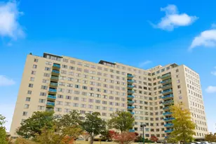 10201 Grosvenor Pl, Rockville, MD 20852 - Photo 3