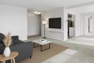 10201 Grosvenor Pl, Rockville, MD 20852 - Photo 5