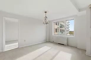 10201 Grosvenor Pl, Rockville, MD 20852 - Photo 9