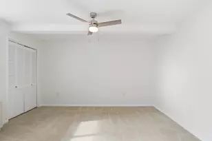 10201 Grosvenor Pl, Rockville, MD 20852 - Photo 11