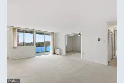 10201 Grosvenor Place #1001, Rockville, MD 20852 - Photo 7