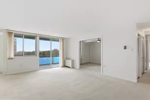 10201 Grosvenor Pl, Rockville, MD 20852 - Photo 7