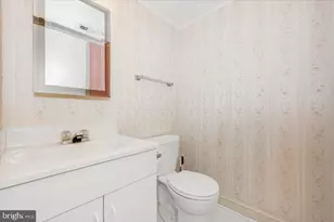 15001 Eardley Ct, Silver Spring, MD 20906 - Photo 25
