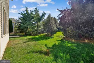 10606 Maplecrest Ln, Potomac, MD 20854 - Photo 9