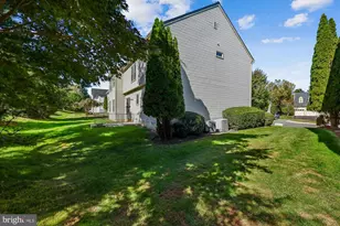 10606 Maplecrest Ln, Potomac, MD 20854 - Photo 13