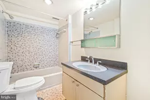 2100 Washington Ave, Silver Spring, MD 20910 - Photo 25