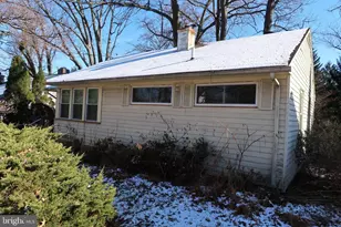 1229 Simmons Dr, Rockville, MD 20851 - Photo 3