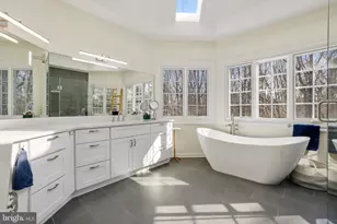 9646 Eagle Ridge Dr, Bethesda, MD 20817 - Photo 29