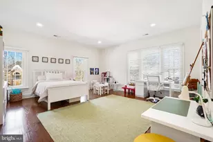 9646 Eagle Ridge Dr, Bethesda, MD 20817 - Photo 15