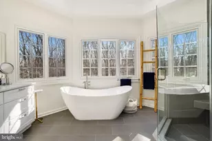 9646 Eagle Ridge Dr, Bethesda, MD 20817 - Photo 17