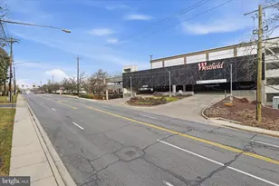 10300 Westlake Dr, Bethesda, MD 20817 - Photo 31