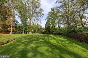 9119 Levelle Dr, Chevy Chase, MD 20815 - Photo 11