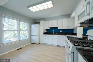 19 Earth Star Pl, Gaithersburg, MD 20878 - Photo 7