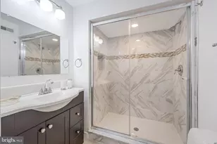 7201 Thomas Branch Dr, Bethesda, MD 20817 - Photo 37