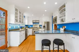 9504 Hollins Ct, Bethesda, MD 20817 - Photo 11