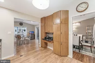 9812 Betteker Ln, Potomac, MD 20854 - Photo 11