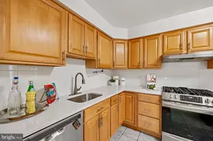 318 New Mark Esplanade, Rockville, MD 20850 - Photo 9