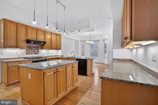 10404 Strathmore Park Ct, North Bethesda, MD 20852 - Photo 27