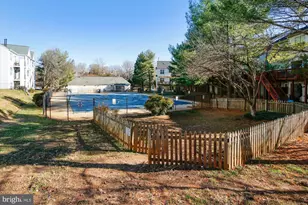 28 Sterling Ct, Rockville, MD 20850 - Photo 37