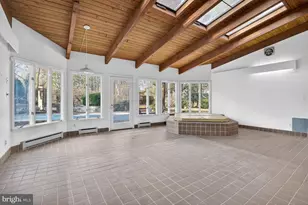 10816 Fox Hunt Ln, Potomac, MD 20854 - Photo 11