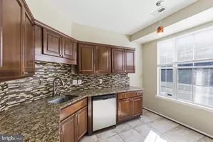 10211 Cove Ledge Ct, Montgomery Village, MD 20886 - Photo 9