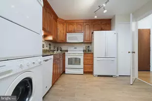 7425 Democracy Blvd, Bethesda, MD 20817 - Photo 13