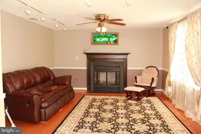 18717 Flower Hill Way, Gaithersburg, MD 20879 - Photo 5