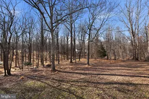 8217 Plum Creek Dr, Gaithersburg, MD 20882 - Photo 25