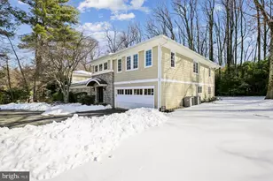 9421 Thrush Ln, Potomac, MD 20854 - Photo 11