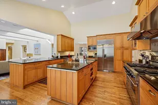 9421 Thrush Ln, Potomac, MD 20854 - Photo 37