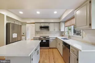 13905 Huxley Cove Ct, Silver Spring, MD 20906 - Photo 5